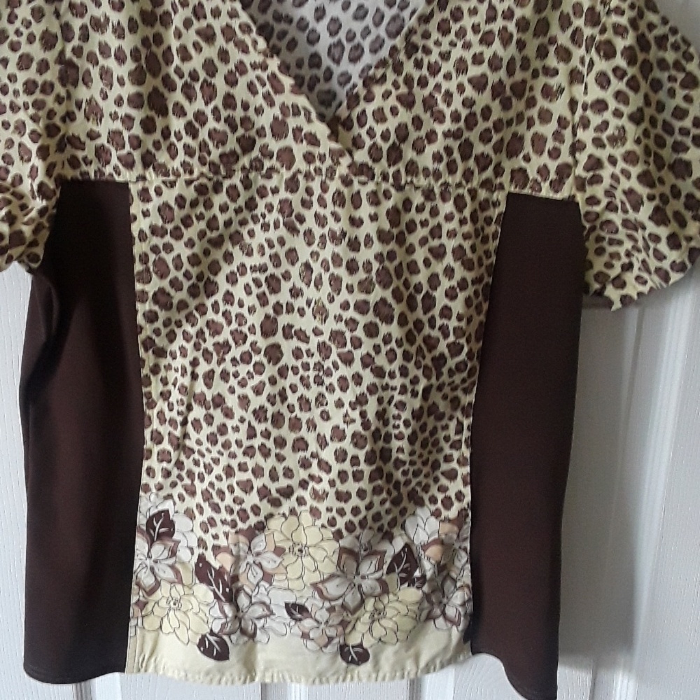 Cherokee Scrub Top
